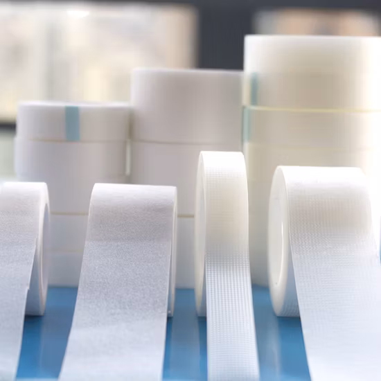 Cerotto chirurgico antiallergico monouso/protettivo/da laboratorio/odontoiatrico/ospedaliero/chirurgico certificato ISO realizzato in tessuto non tessuto microporoso di carta medicale